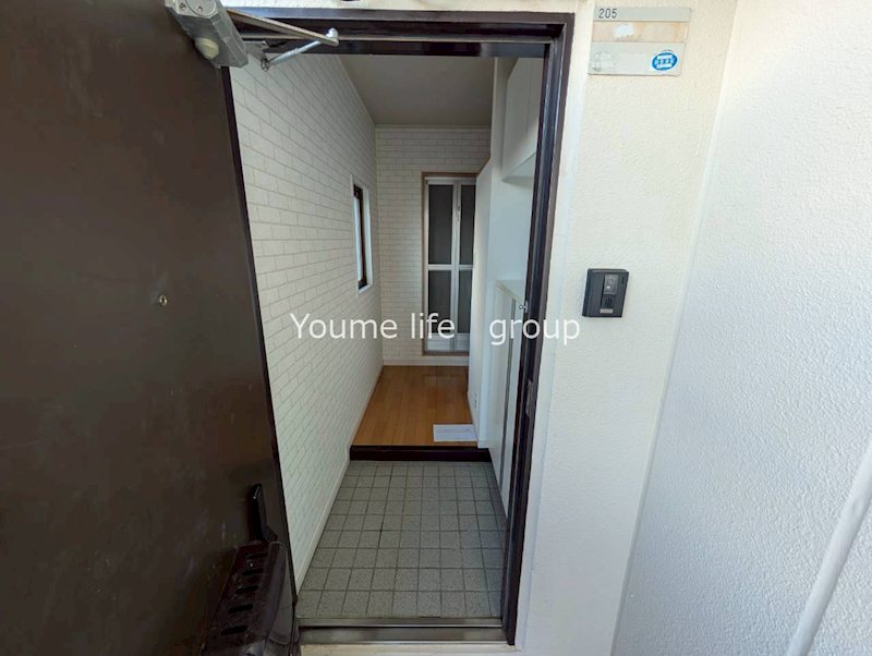 メゾン朝日 玄関