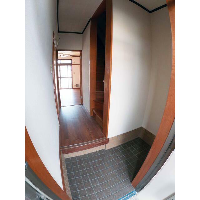 第二メゾン富士 玄関