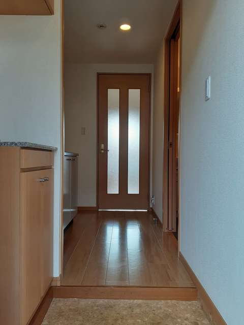 シュティル湘南 玄関