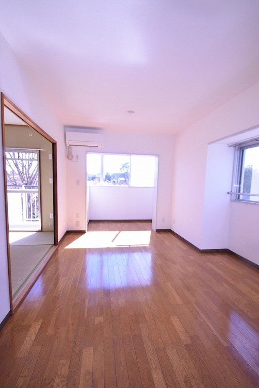 コーポレート本厚木 リビング