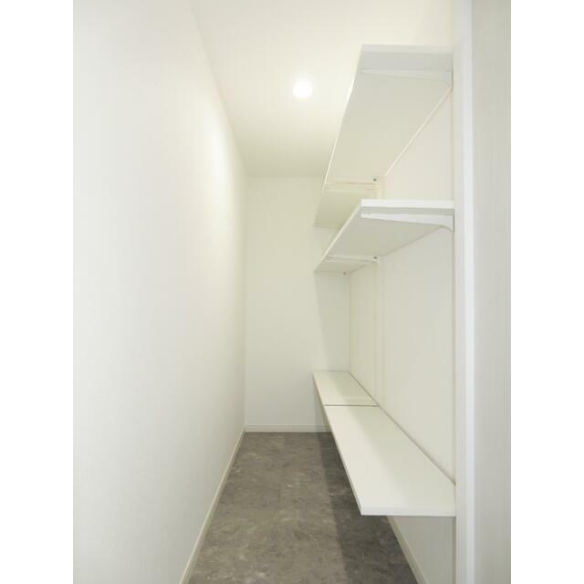 コンブロンビル 玄関