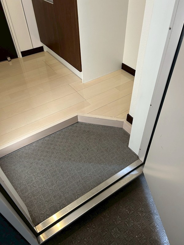 アーバンフラット本郷台 玄関