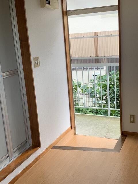 鶴巻エイトハイム 玄関