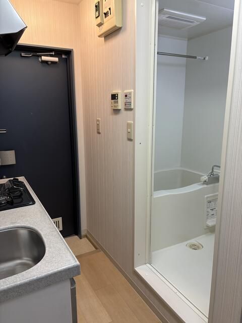 グランドール本郷台 玄関