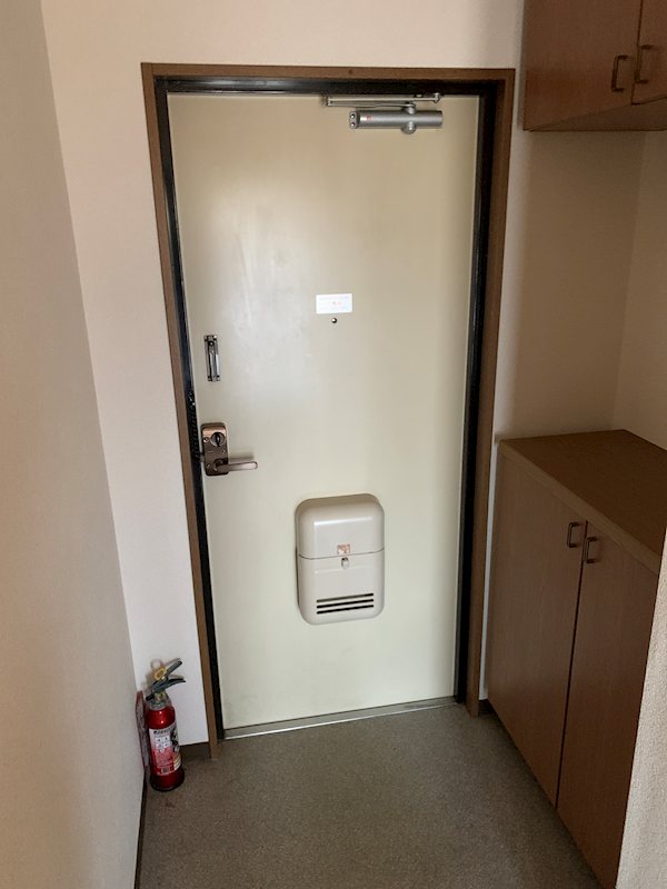 カサベルデ額田 玄関