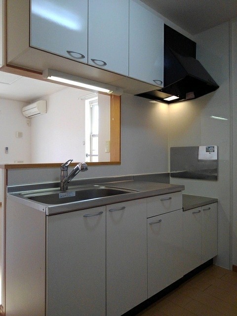 テン　サウザンド．Ｆ．Ｓ． キッチン