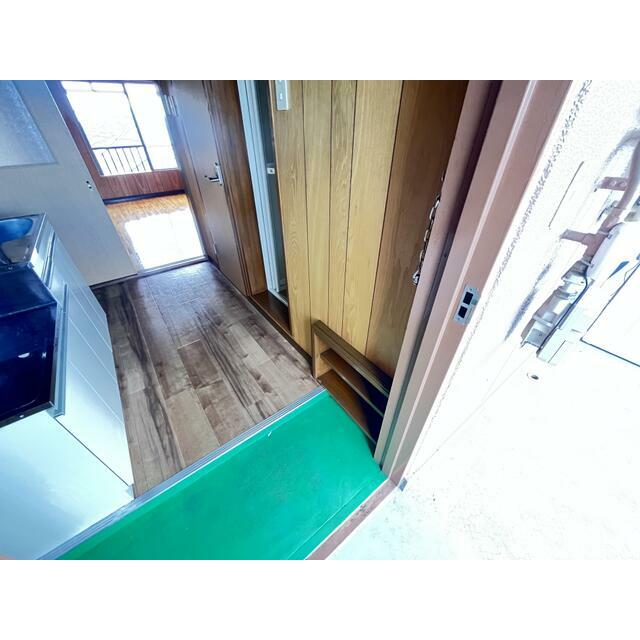 マルナカハイツ 玄関