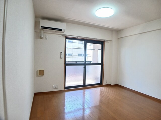 ドミトリーハウス湘南 リビング