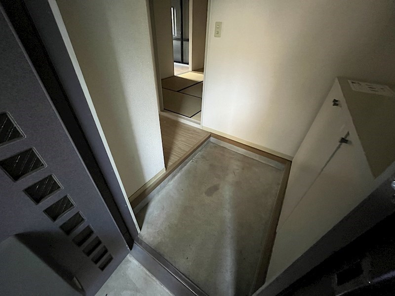 ハイツ丸久A 玄関