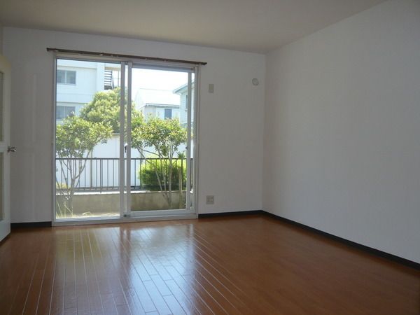 サンベルテ戸塚 リビング