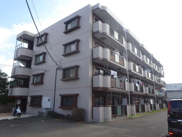 ラーク湘南 302号室 外観