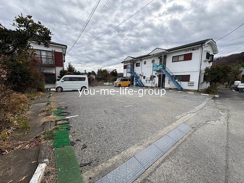 ハイツ草山Ⅰ 駐車場