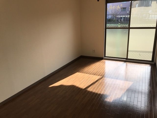 ロイヤル浜之郷 リビング