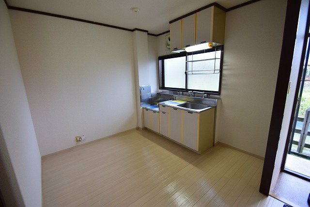 シティハイム　山川ハイツA  リビング