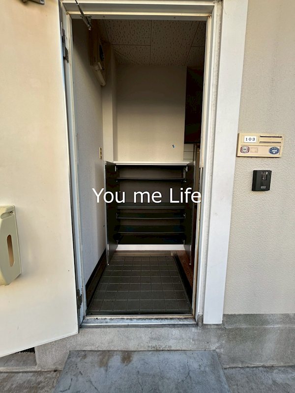 ルミエール泉Ａ 玄関