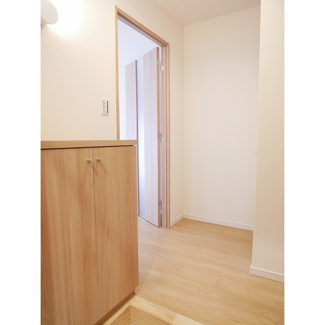 ライフピアモア湘南 玄関