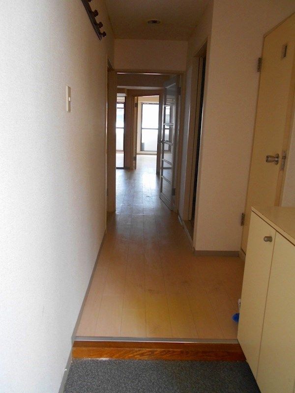 パシフィック平塚 玄関