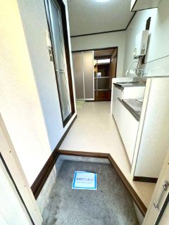 古松台ハイツC 玄関