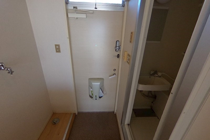ハイツリンム 玄関
