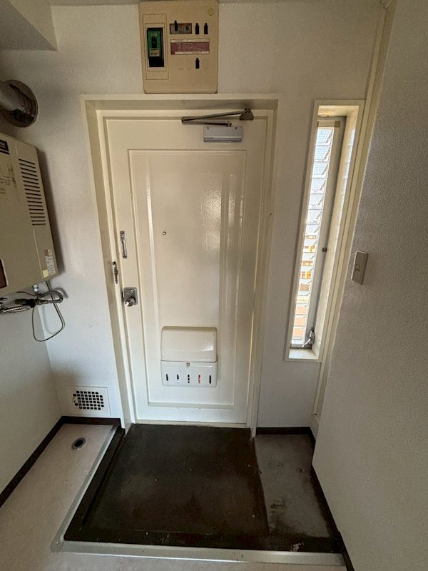 センチュリー21厚木 玄関