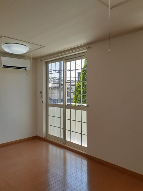 フリーデンス　ヴァルトⅡ番館 リビング