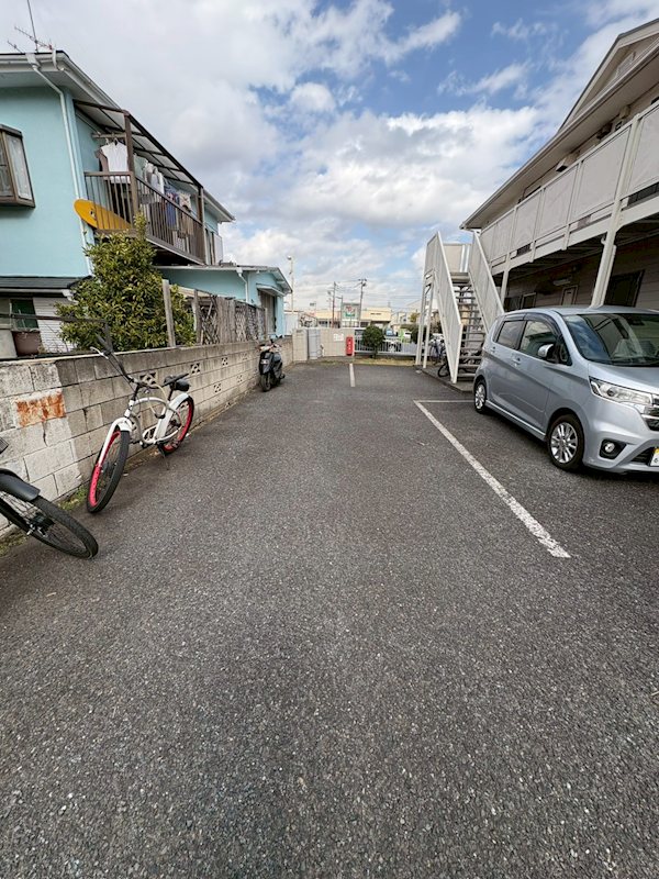 湘南サンライズガーデンＢ棟 駐車場