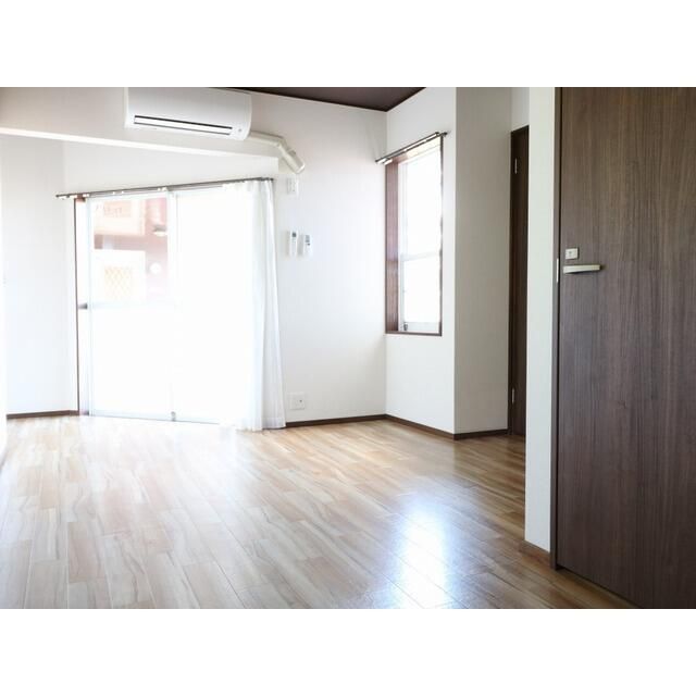 メゾン北鎌倉 リビング