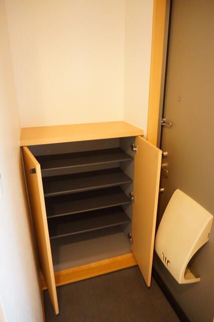 スカイヒルズＢ 玄関