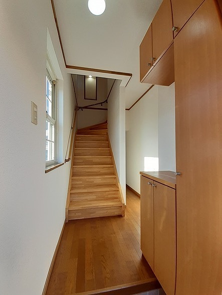 レフィナ－ドＤ 玄関