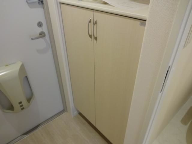 サン・ドゥーズ湘南 玄関