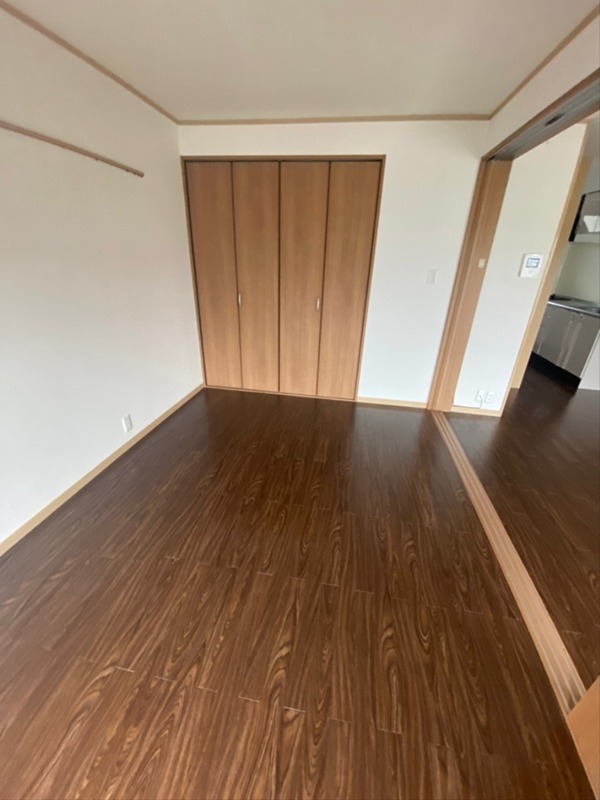 フローラ・サカエ ベッドルーム