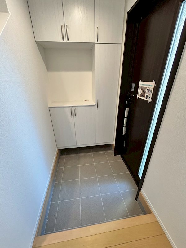 Ｓｕｍａｉ－ｔｏ厚木市宮の里０１ 玄関