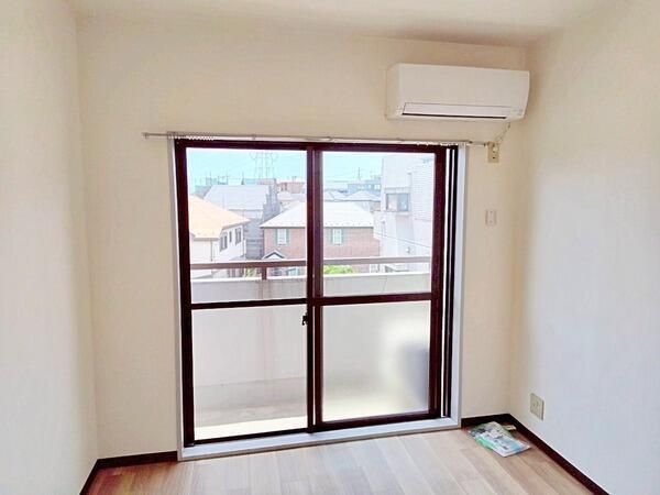 バードヒルズ戸塚Ⅱ リビング