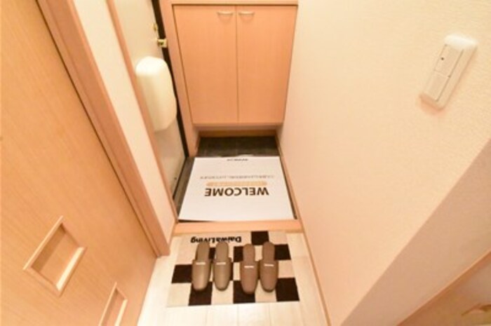 エタージュB 玄関