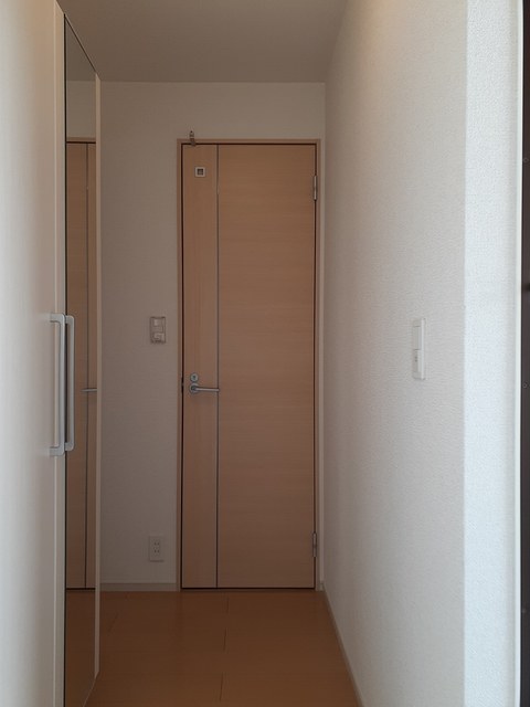 メゾン・サウザンド 玄関