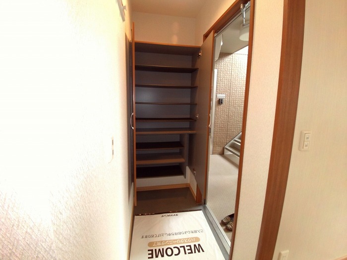 タウンシャトルⅡ 玄関