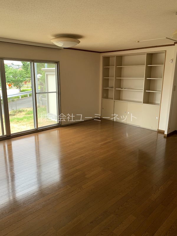 鶴巻南戸建 リビング