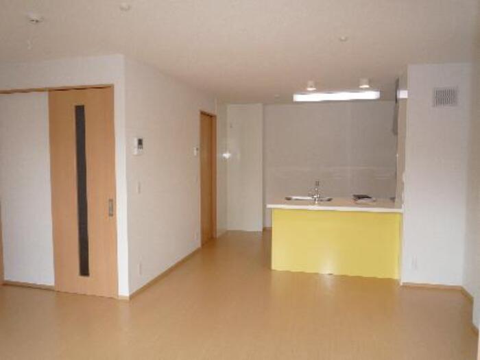 カレッツァⅡ番館 リビング