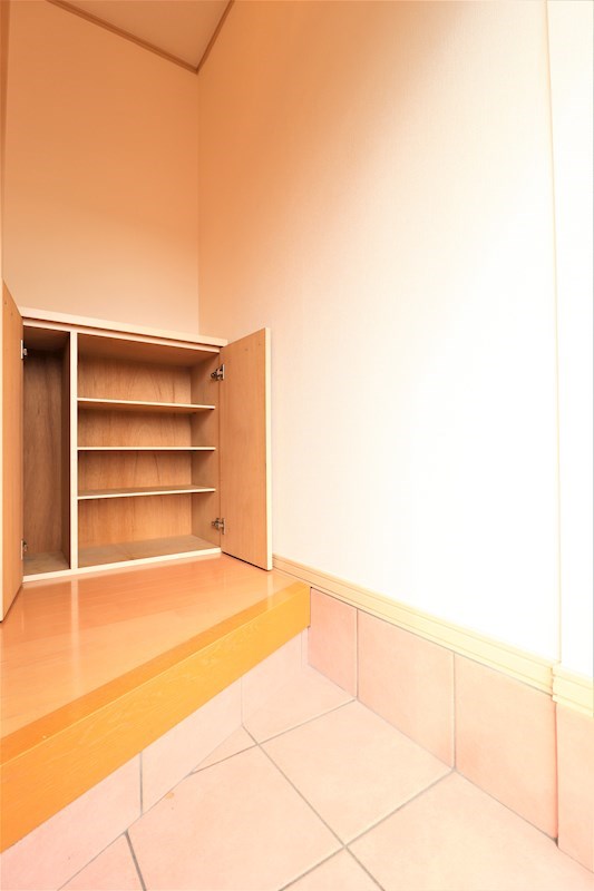 Wealthy秦野 玄関