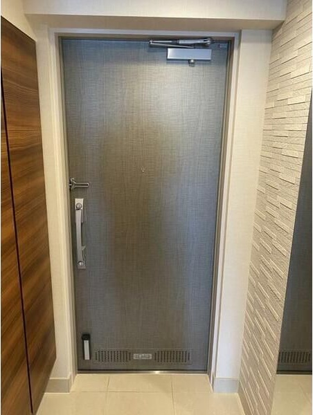 エアヒルズ藤沢 玄関