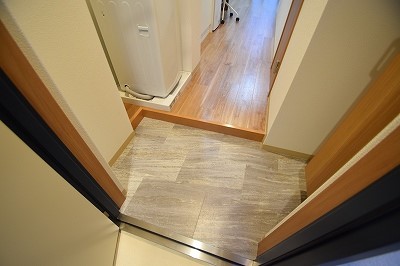 カレッジテラス東海大学前A棟  玄関