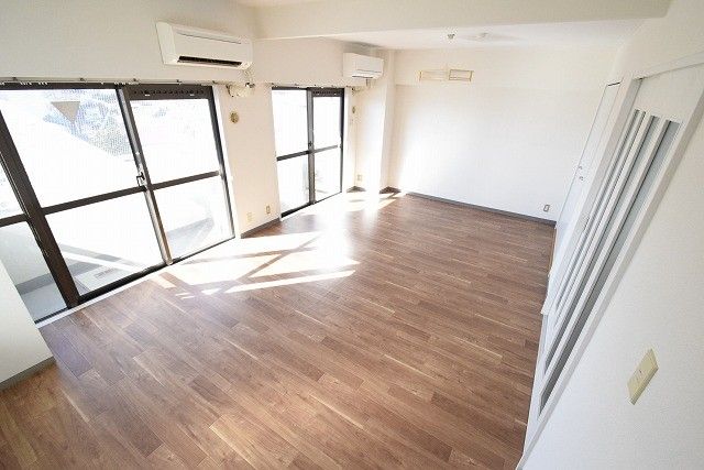 リアライズ伊勢原 リビング