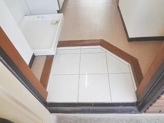 ユニバーサルハイツ 玄関