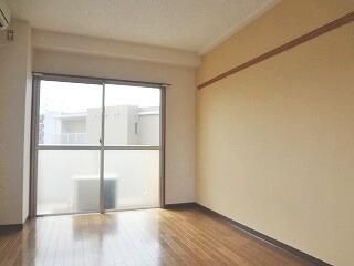 ユニバーサルハイツ リビング