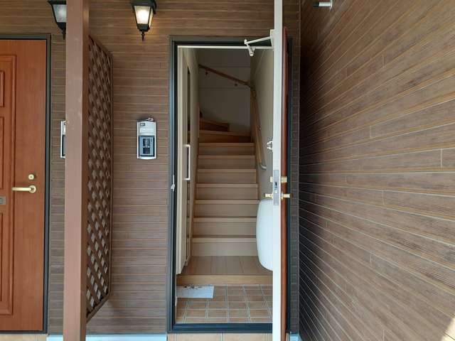 ラフレシールⅢ 玄関