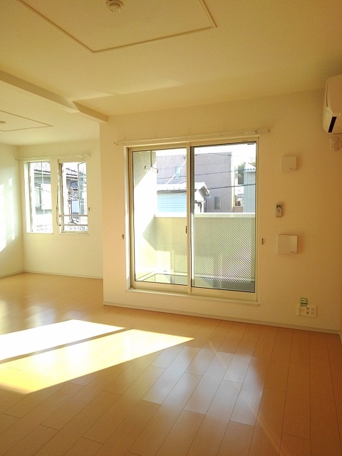 ジューンベリー リビング