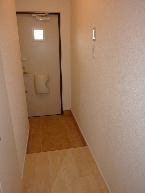 ハピネスＥＤＹ 玄関