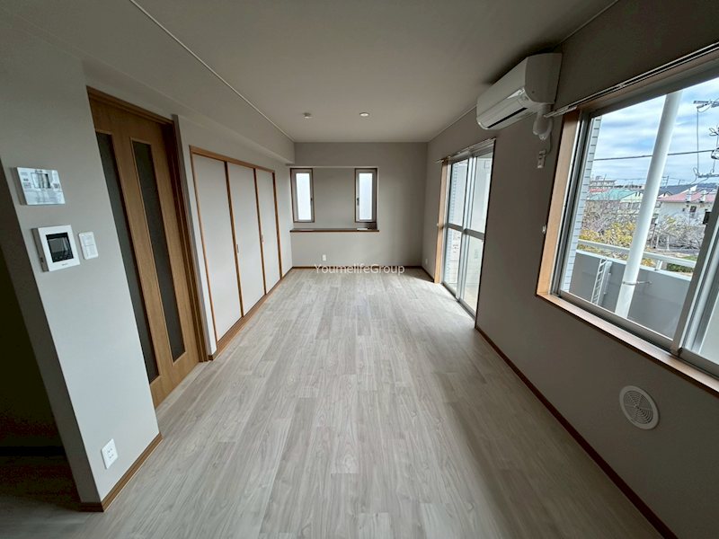 ラ・メール弥勒寺 リビング