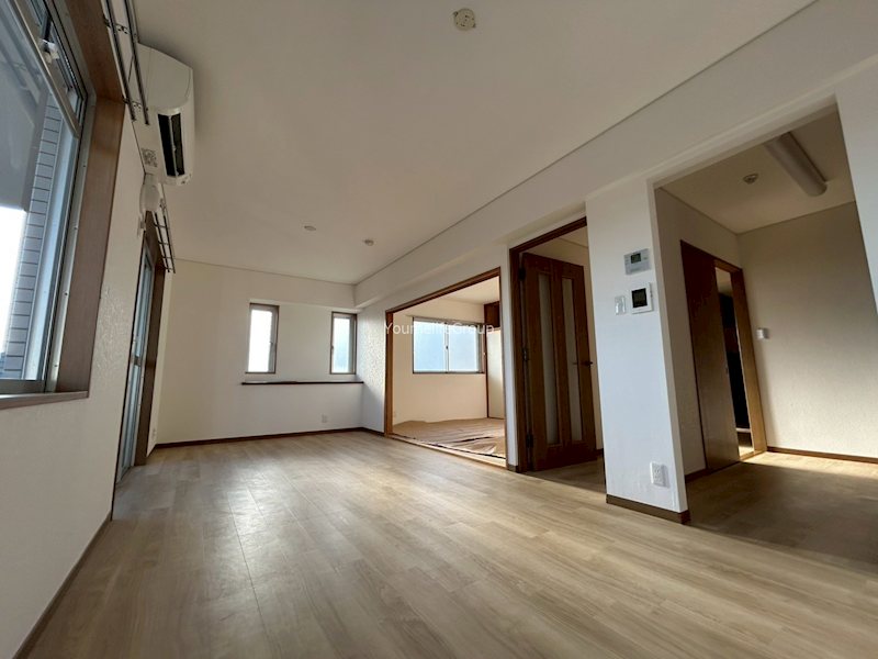 ラ・メール弥勒寺 リビング