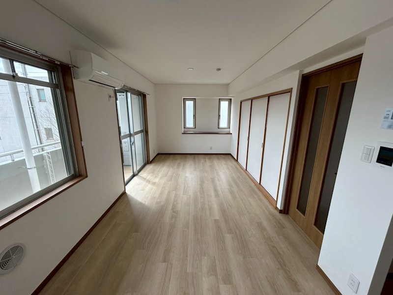 ラ・メール弥勒寺 リビング